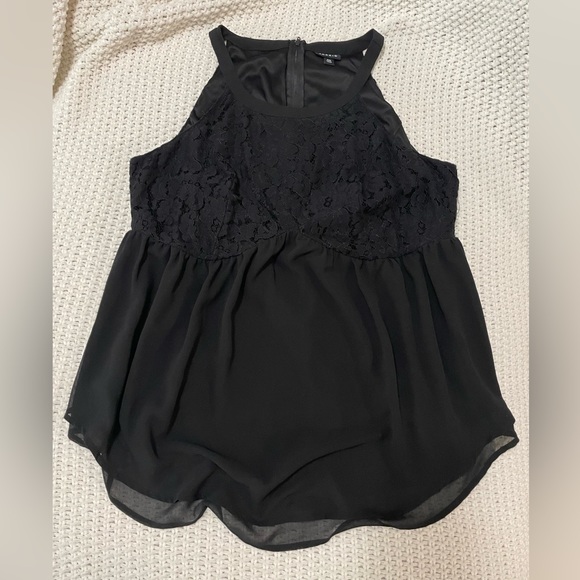 Torrid Lace Halter Top (size 00) - Picture 4 of 11